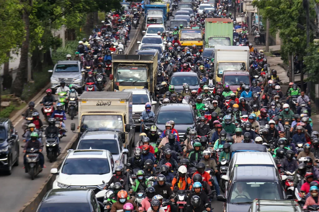 Jakarta verlangt Garagenpflicht und verbietet Parken am Straßenrand